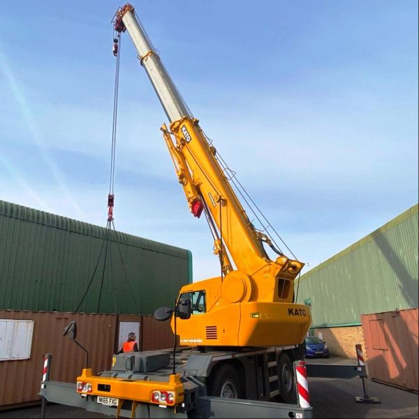 Cho thuê xe cẩu tự hành Kato 50 tấn phục vụ công trình