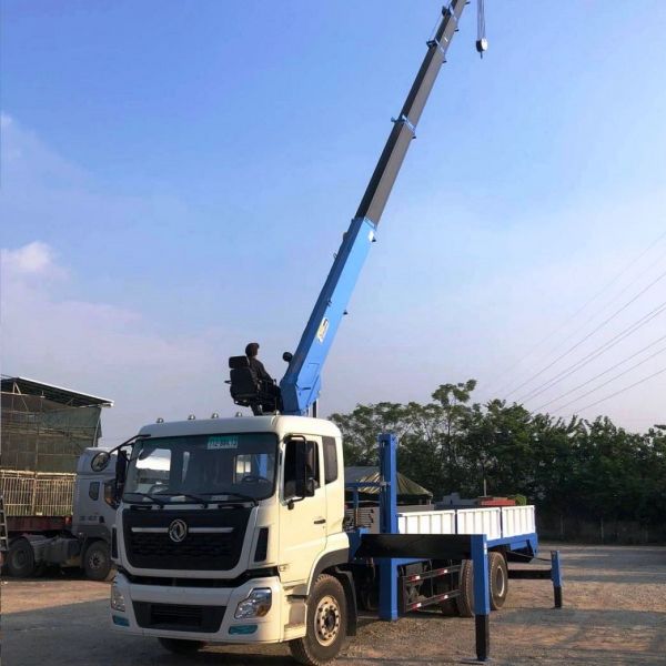 Cho thuê xe tải Dongfeng 4 chân 16 tấn gắn cần cẩu HKTC