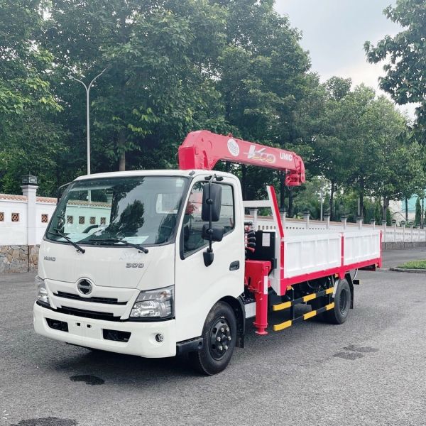 Cho thuê xe tải Hino 2 tấn gắn cần cẩu Unic 3 khúc