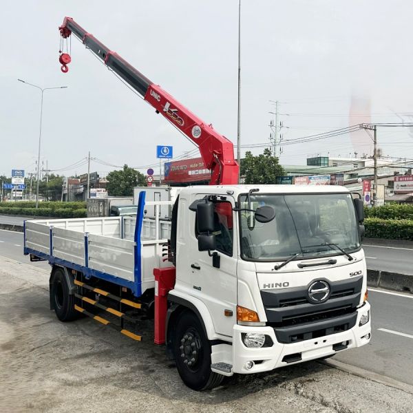 Cho thuê xe tải Hino 2 tấn gắn cần cẩu Unic 3 khúc