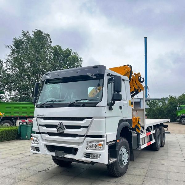 Cho thuê xe tải Howo 25 tấn gắn cần cẩu Knuckle Boom