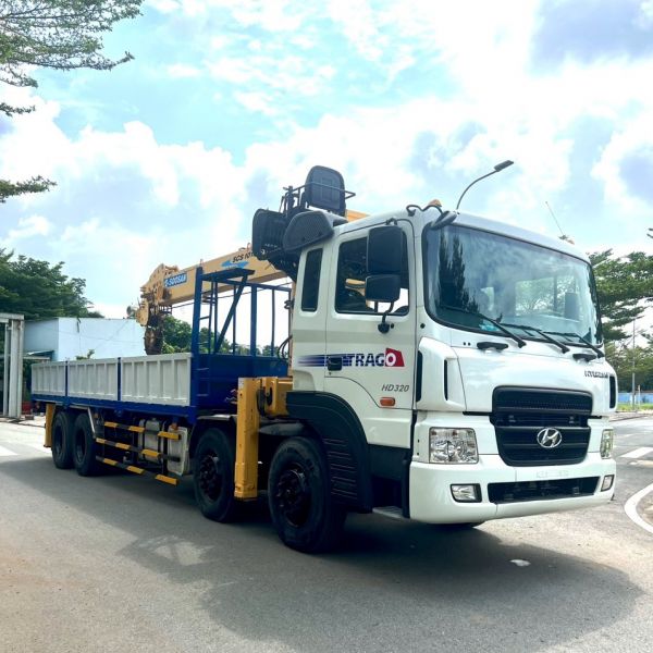 Cho thuê xe tải Hyundai 8 tấn gắn cần cẩu Soosan 10 tấn 5 khúc